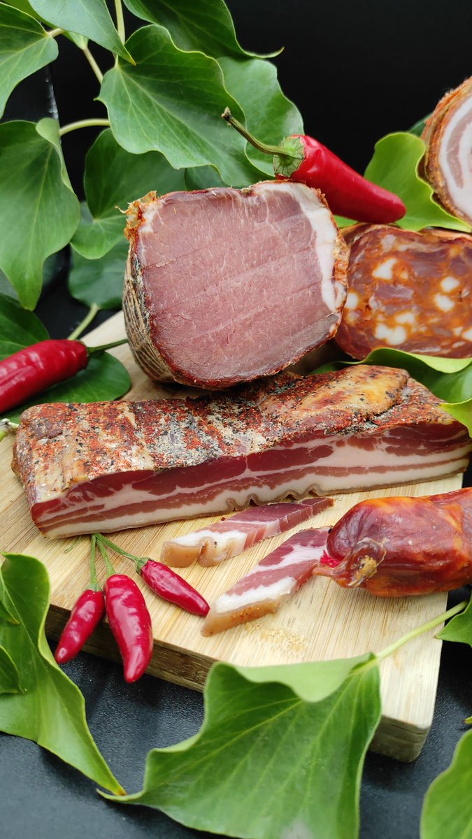 TropicalFrutta's tweet photo. I salumi calabresi🤤🌶️
Li puoi acquistare direttamente da qui👇
https://t.co/KH5PXsh2lx
#tropea #calabria #food #salumi #salumicalabresi #calabriafood #foodies #localfood #prodottitipici #prodotticalabresi #salame #nduja #capocollo #guanciale #salsiccia #italianfood #cooking https://t.co/HyQ6PMmRlB