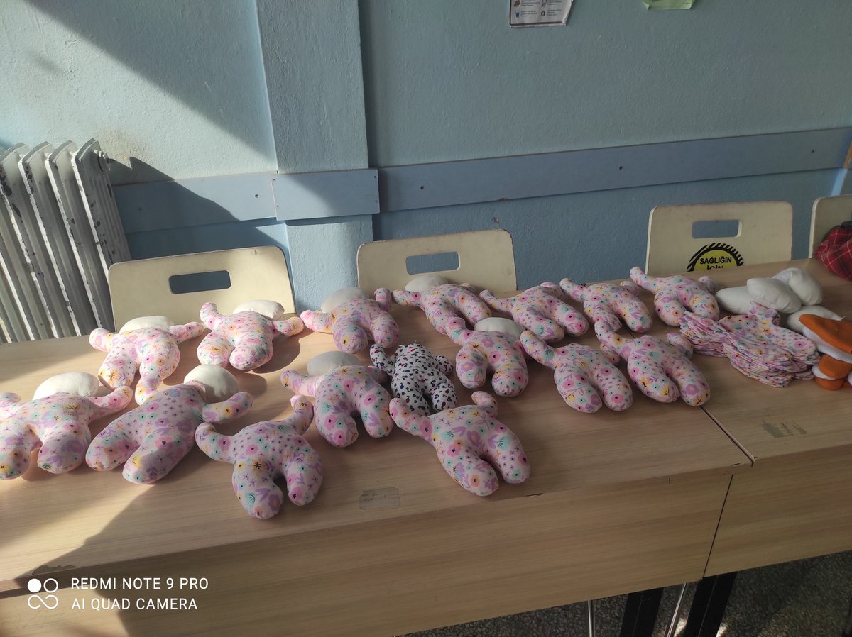 Deprem bölgesindeki çocuklarımızın, yüzünü güldürmek için çalışıyoruz.
<a href="/Dr_Onderarpaci/">Dr. Önder ARPACI</a> 
@akmaneralp 
<a href="/Edirne_MEM/">Edirne İl Millî Eğitim Müdürlüğü</a> 
<a href="/uzunkoprumem1/">uzunkoprumem</a>