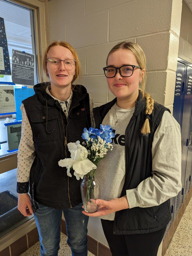 LPagel2017's tweet photo. Floral design class. Hands on learning in the CTE pathways. Happy Career and Technical Education Month! https://t.co/XEt4aC6opG