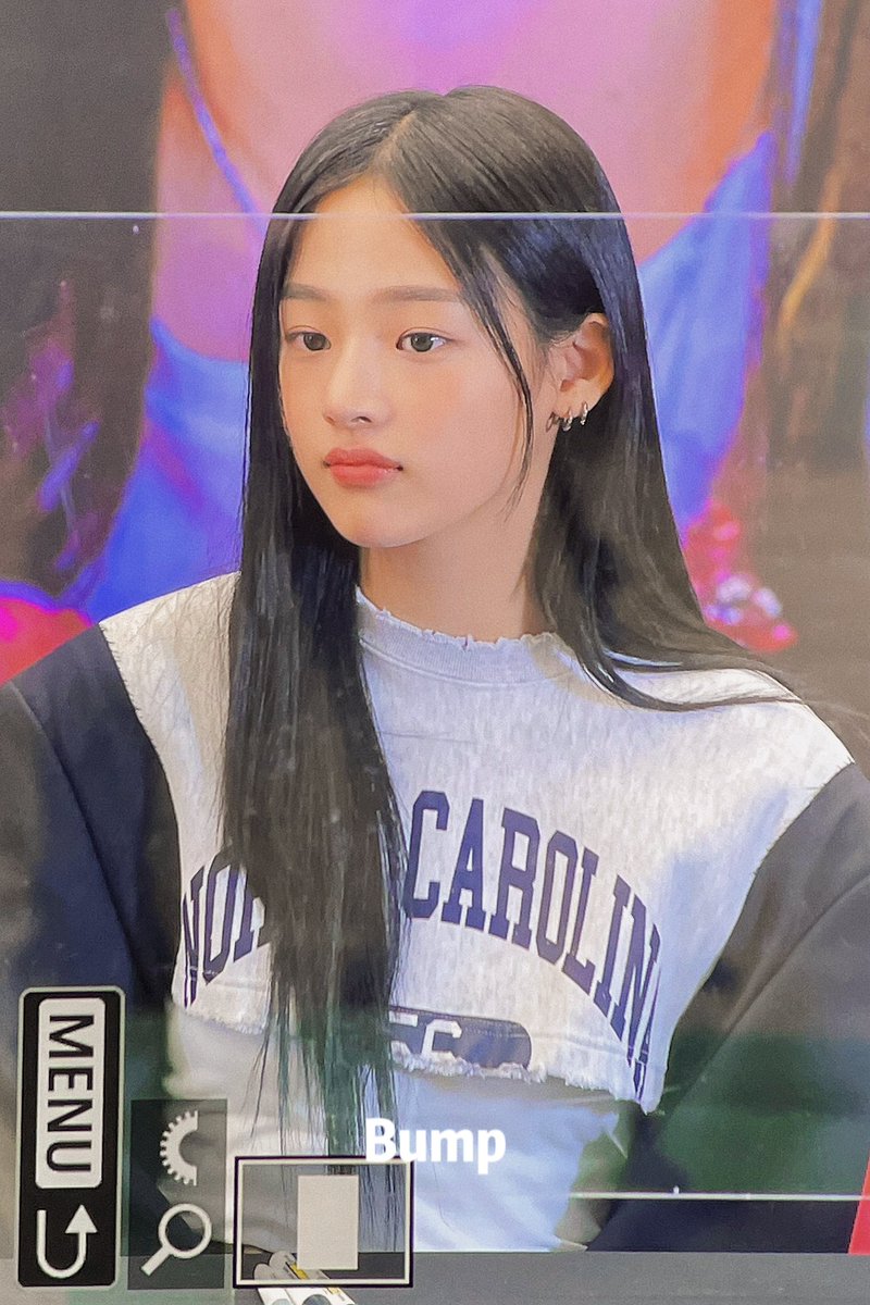 Bump457_'s tweet photo. 230217 

🤔

#Newjeans #MINJI #뉴진스 #민지 https://t.co/FITGyXJU6L