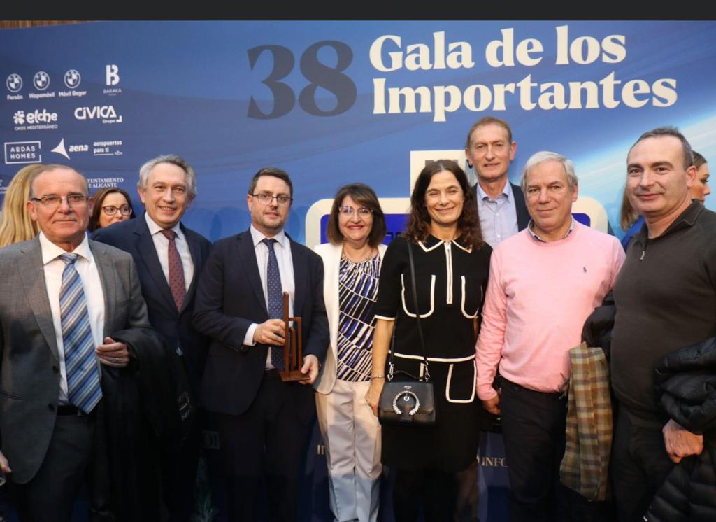 Enhorabuena a todos los premiados en la Gala Importantes del Diario Información!!! Un merecido reconocimiento a la gran labor investigadora del grupo LMA!! <a href="/LMA_AdsorpMater/">LMA-Ads&Mater</a> <a href="/IUMAUA/">IUMA</a> <a href="/UA_Universidad/">Universidad de Alicante UA</a> <a href="/LMA_UA/">Laboratorio de Materiales Avanzados</a>