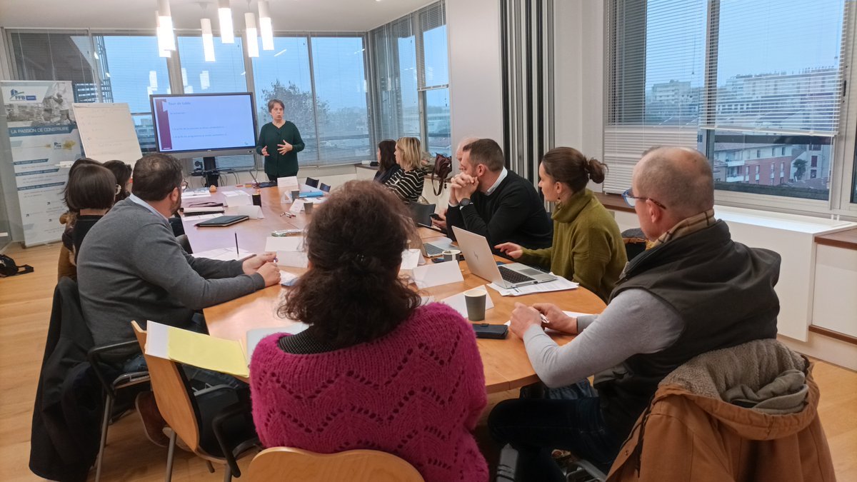 FFB_Occitanie's tweet photo. Comment intégrer la #RSE dans son entreprise ❓
👉C’est l’ambition de l’action collective formation #BaROC : Bâtisseurs Responsables en Occitanie lancée par la FFB Occitanie.
➡A venir : 7 journées de formations collectives et 5 journées d’accompagnement individuel en entreprise https://t.co/LgjcWkcYDI