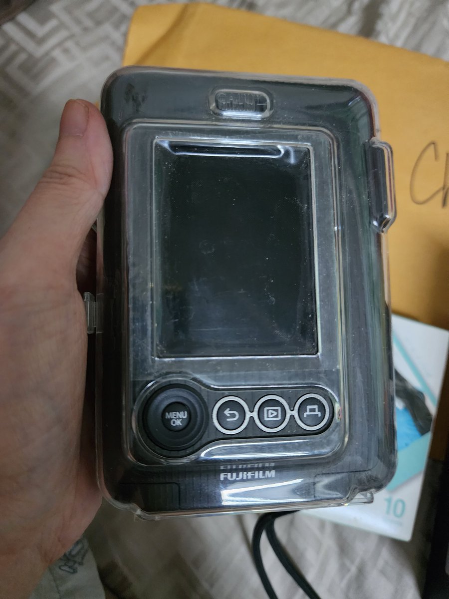 ReazillE's tweet photo. Fujifilm Instax Mini LiPlay Dark Gray (สีพิเศษ) แถมเคสใส / เมม 16gb / ฟิล์มสีมิ้นท์ มือสอง

4,300 บาทรวมส่ง

DM

#กล้องโพลารอยด์มือสอง #โพราลอยด์ #มือสอง #กล้องฟิล์ม #กล้องฟิล์มราคาถูก #instaxmini #instax #instaxminiliplay #miniliplay #fuji #camera #มือสองสภาพดี #กล้องโพลารอยด์ https://t.co/nadamr1zGz