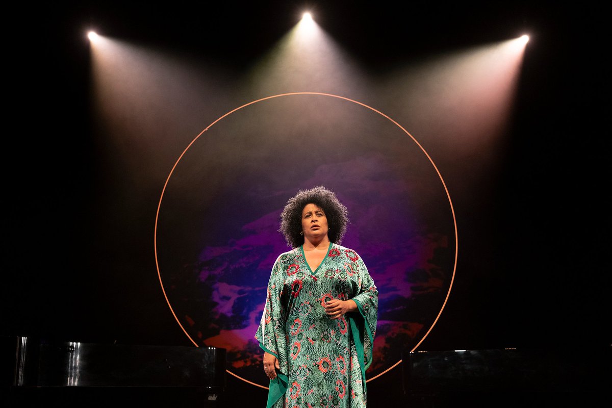 yoo.rs/25-jaar-tania-…

Ik ben voor het eerst mezelf !