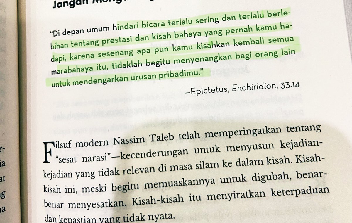 naylaiffah's tweet photo. @NarasiNewsroom Baru aja baca langsung dapat contoh nyata:) disitu dijelasin kalo menjadikan percakapan semuanya tentang dirimu mungkin membuatmu mrasa senang, tapi apa kamu pikir org lain benar2 menikmati moment ketika kau ceritakan lagi rentetan kesulitan &amp; prestasimu? Tidak, itu membosankan:( https://t.co/lFmfr9sJD4