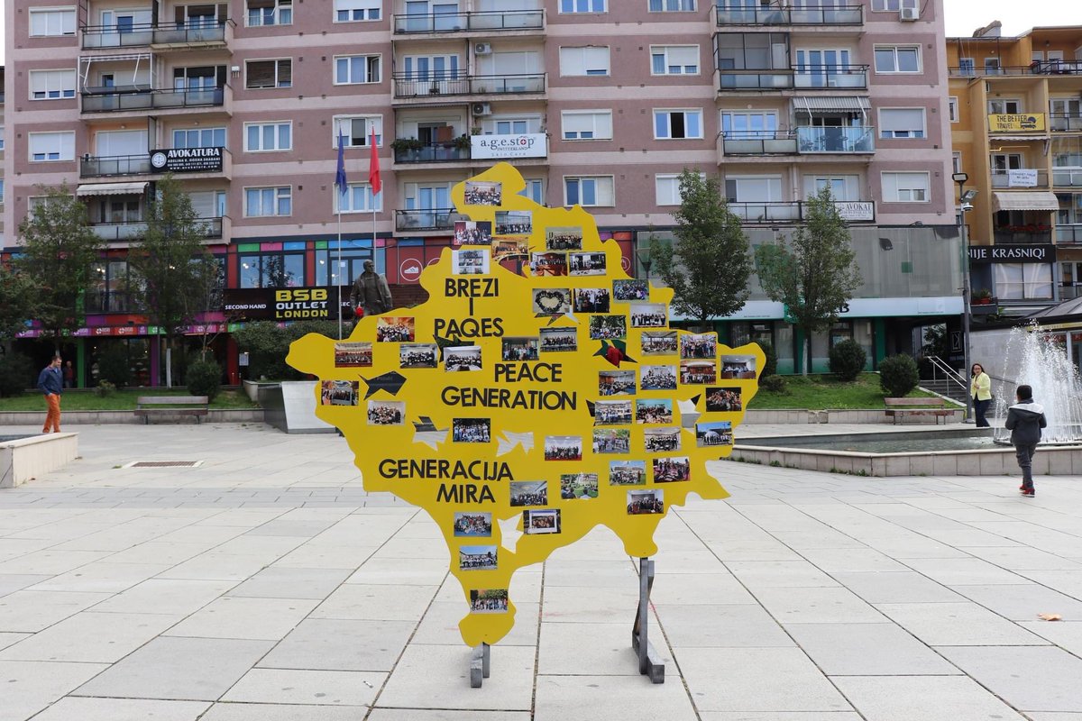 YIHRKosovo's tweet photo. Urime Dita e Pavarësisë! #15VjetShtet
Srećan dan nezavisnosti! #15godinaDržave
Happy Independence Day! #15YearsState
#BreziPaqes #GeneracijaMira #PeaceGeneration https://t.co/SU1HanuESA