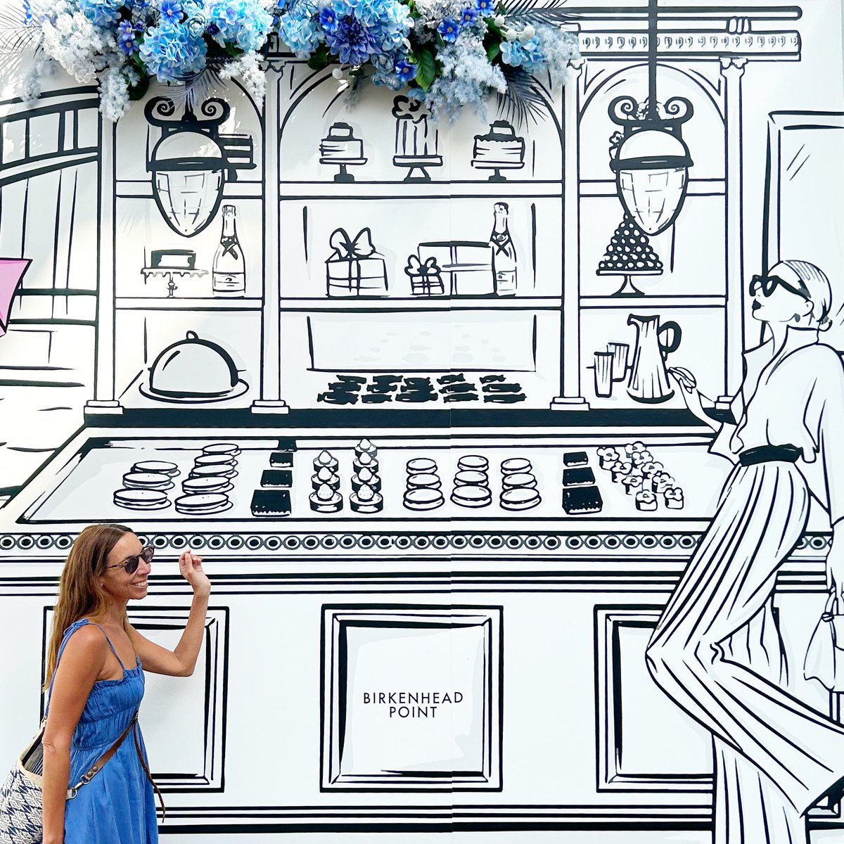 drawtrip's tweet photo. Mural illustration by @drawtrip @JosefinaLuna for Birkenhead Point Brand Outlet #muraldesign #fahionart #fashionillustration https://t.co/A80orkQ3dE