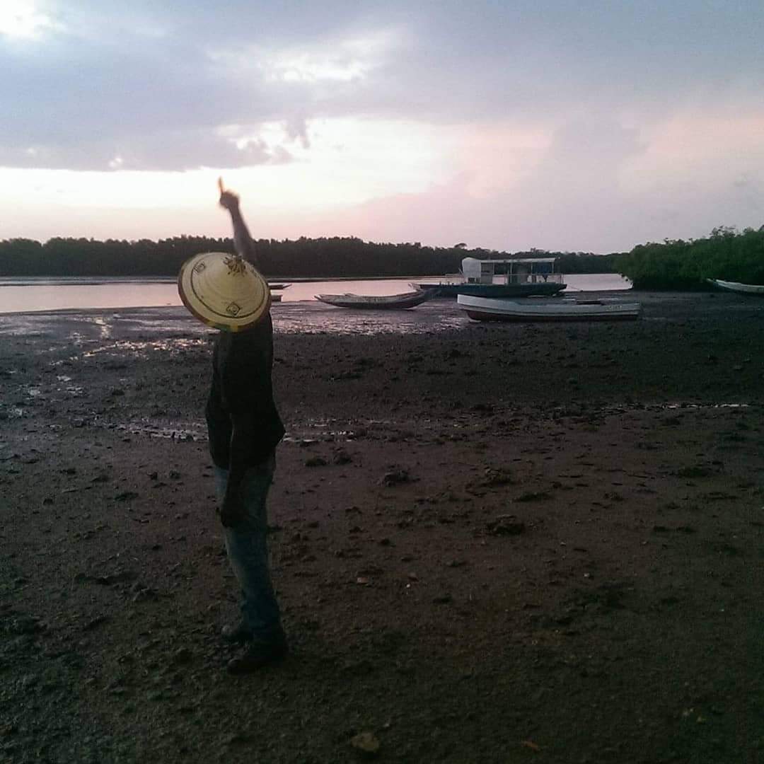 Un proverbe africain réplique " il est plus valorisant de dire je suis innocent, que je ne suis pas le seul coupable".@imajeader