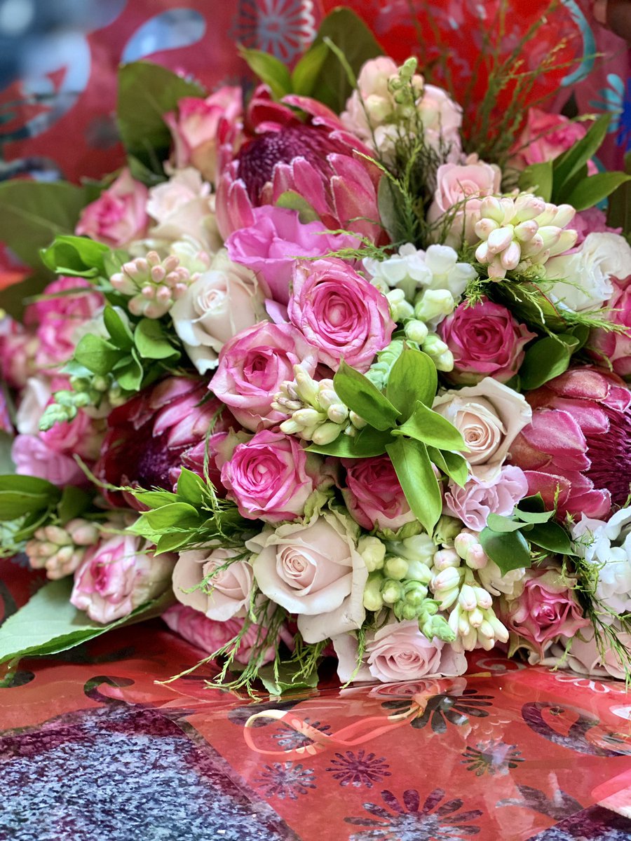 Zuri_Creations's tweet photo. Flowers by Zuri Creations! 🥰 💐❤️

For orders, please kindly WhatsApp 061 417 7445 or email zuricreations1@gmail.com https://t.co/Hh5R4yR8uF
