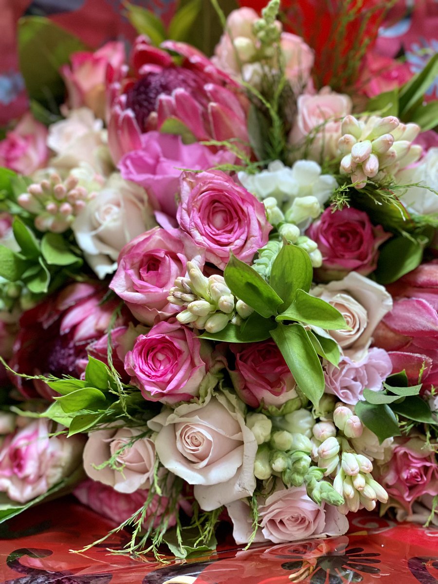 Zuri_Creations's tweet photo. Flowers by Zuri Creations! 🥰 💐❤️

For orders, please kindly WhatsApp 061 417 7445 or email zuricreations1@gmail.com https://t.co/Hh5R4yR8uF