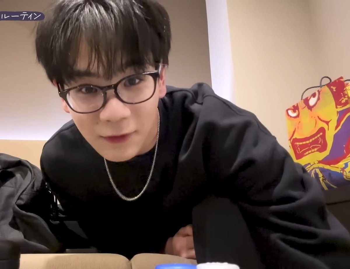 starlight_1183's tweet photo. Ladies and gentlemen... Mamegane's debut on YouTube 🤓✨
#JO1 #WINTER_CAMP #豆原一成 https://t.co/rVv28XGYoP