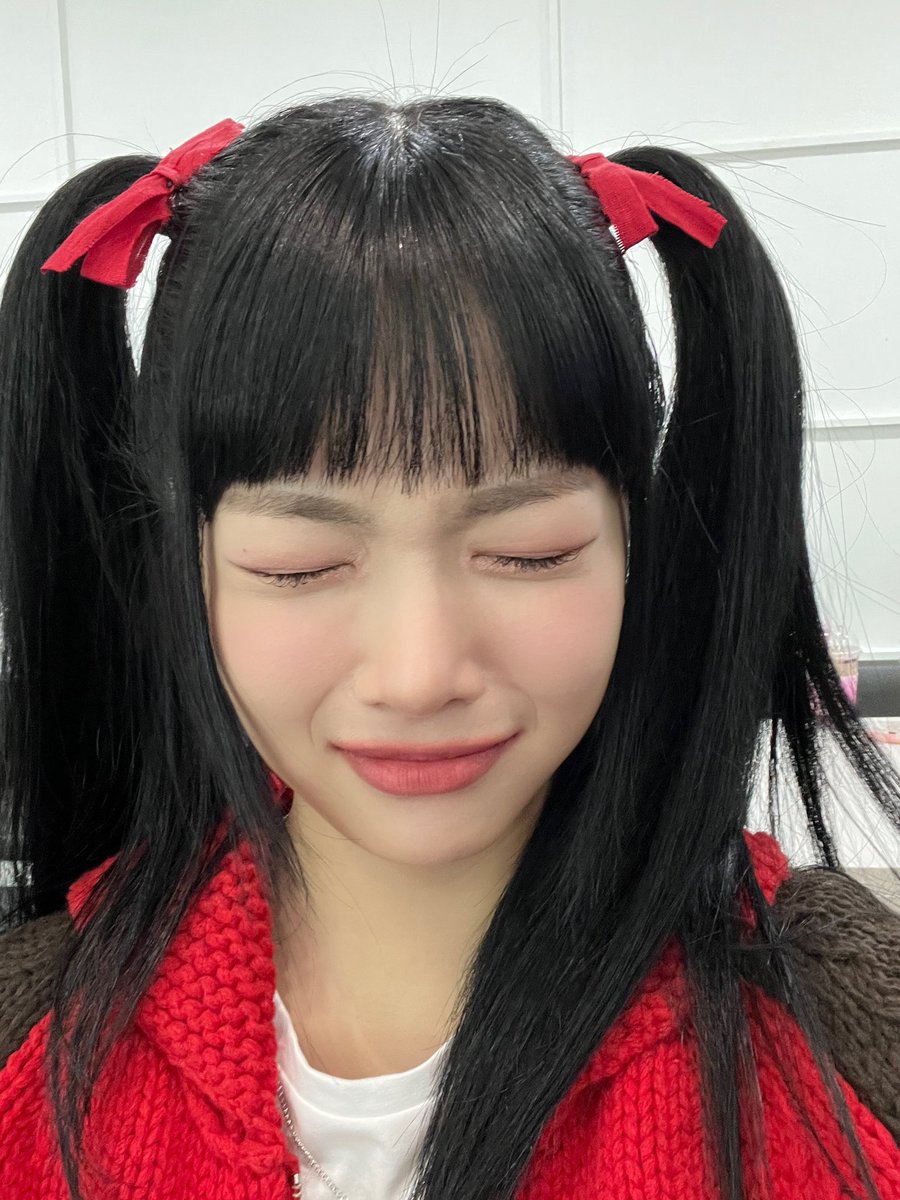 [#홍은채] 230217 ㅡ Post

#HONGEUNCHAE: The bangs..are..too short ㅜㅜㅠㅠㅠㅠ

#LE_SSERAFIM #르세라핌 <a href="/le_sserafim/">LE SSERAFIM</a> <a href="/IM_LESSERAFIM/">르세라핌</a>