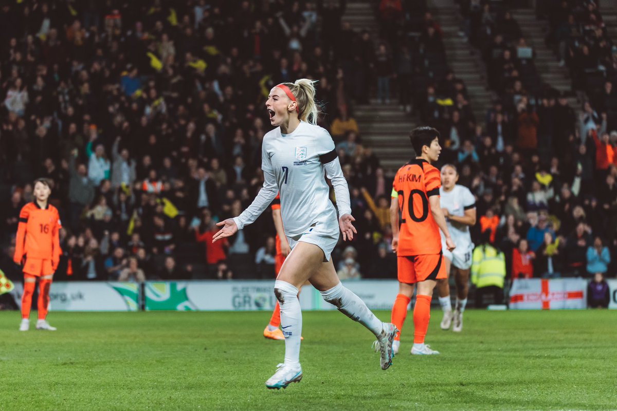 regzphotos's tweet photo. MK was a dream 💥

My first @Lionesses game I feel so blessed rn 🙌

#Lionesses #ENGKOR @LucyBronze https://t.co/cdcfnUnFgL