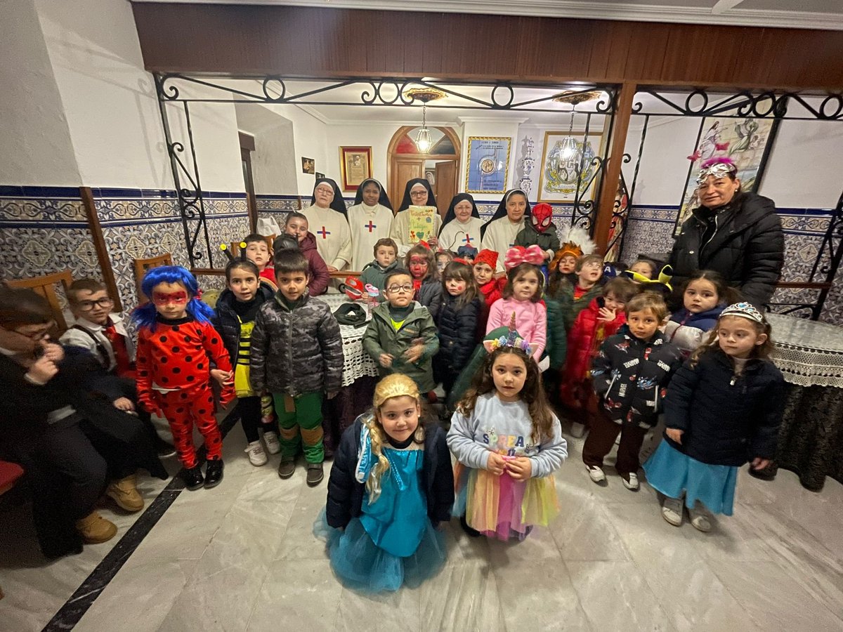 Finalizamos la Semana Trinitaria. Infantil de 4 y 5 años ha visitado a las Trinitarias. Nos han hablado de su importante labor y hemos disfrutado mucho. Nos han despedido con chocolates y esperando de nuevo otra visita para el próximo curso. <a href="/centrosFEST/">Fundación Educativa Santísima Trinidad</a>