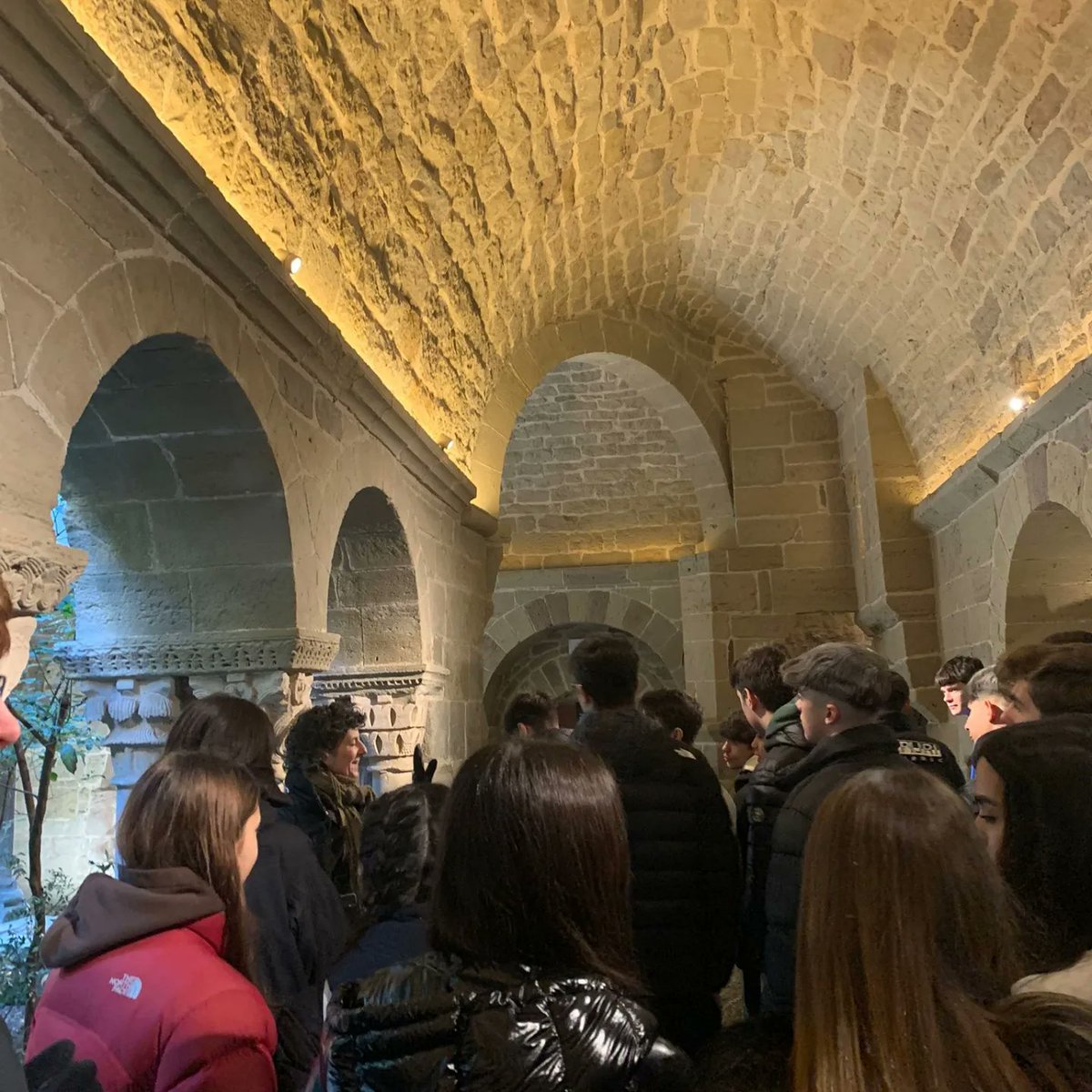epiasabadell's tweet photo. que ens ofereix de bosc i camp el Bages! Un bon dia per desconnectar, descobrir, conèixer i aprendre. Però sobretot, un bon dia per fer pinya!
#BATXILLERATPIASABADELL https://t.co/JMcXLJsZ25