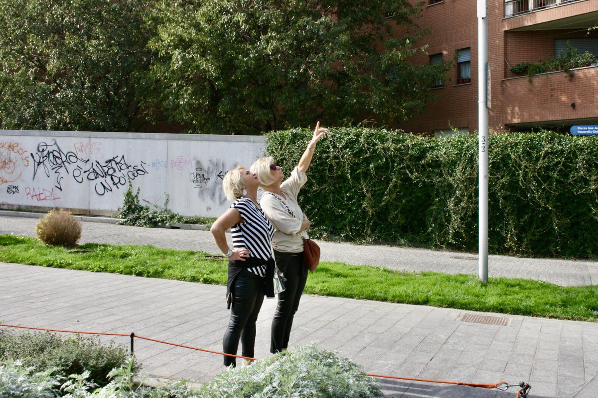 _Bosco verticale_

Milano//Ottobre 2022

📷 Canon eos 400D

#streetphotography #igmilano #streephotographyinternational #streetphotographer #citylife #streetphotographerscommunity #streetpgotographersmagazine   #canon #fotografiadigital #fotografiadigitale