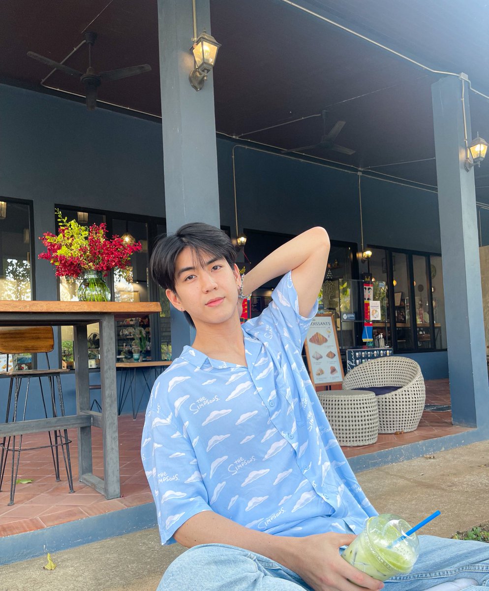 Sea_tawinan's tweet photo. The Blue Simpson ☁️💦 https://t.co/DkvfnEqhWY