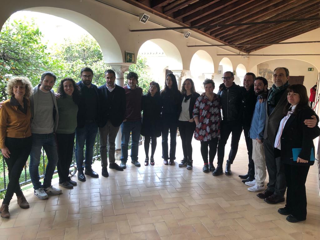 🏆 Reunidos todos los galardonados por los #PremiosTodostuslibros, los elegidos por las librerías, en el Espacio Santa Clara de Sevilla, minutos antes de la entrega de premios. 

#PremiosTTL #PLC2022