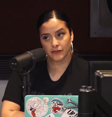 poetrybymario's tweet image. #LauraNeverLoses AYE YO! @oldmanebro wins but @jgriff24  been pulling in his direction lately. We starting to feel like the FIX is in.

 @LAURASTYLEZ must hold the L though I never heard of a POSSESION ARROW?!? #FileAGrievance 

@EBROINTHEAM @ShaniKulture @lnlstats