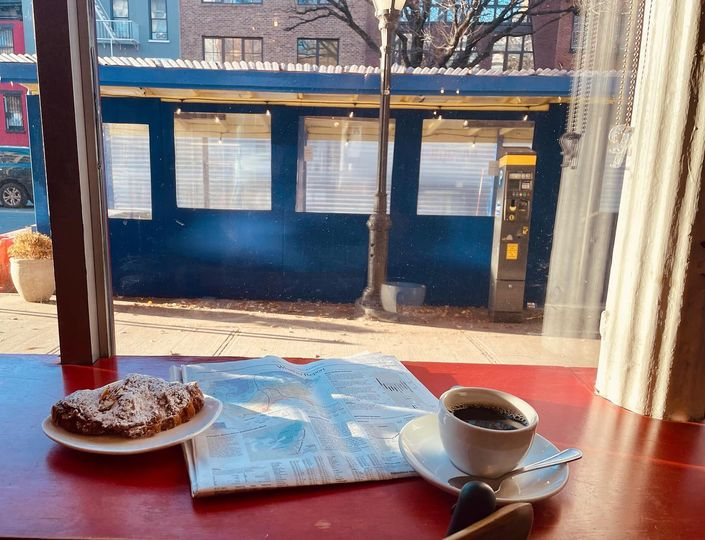 Time to get back on the work grind after the long weekend! Grab a coffee to help!!☕️✨
.
.
.
.
#coffee #work #coffeeshop #coffeetime #coffeelover #brooklycoffeeshop #brooklyn #nyccoffee #newspaper #almond #almondcroissant