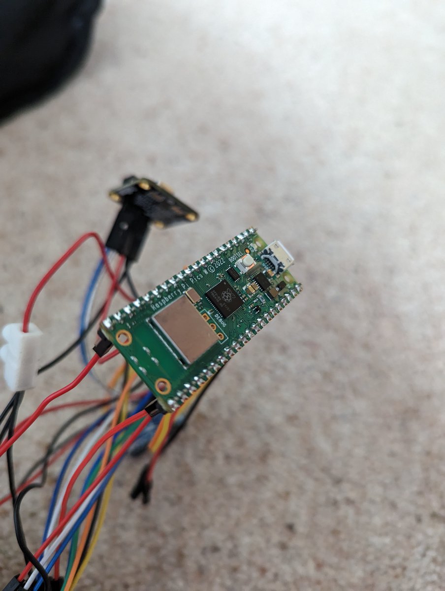 We're getting there!
All of our components are now successfully connected and passed a run check, ready for their shell now!
#LoveLev