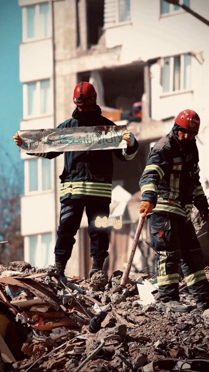 Göklerde ve yerde kim varsa yalnızca O’na âittir.  Hepsi O’na boyun eğmektedirler… Rum 26
#deprem #MiracKandili #MiracKandilimizMuebarekOlsun