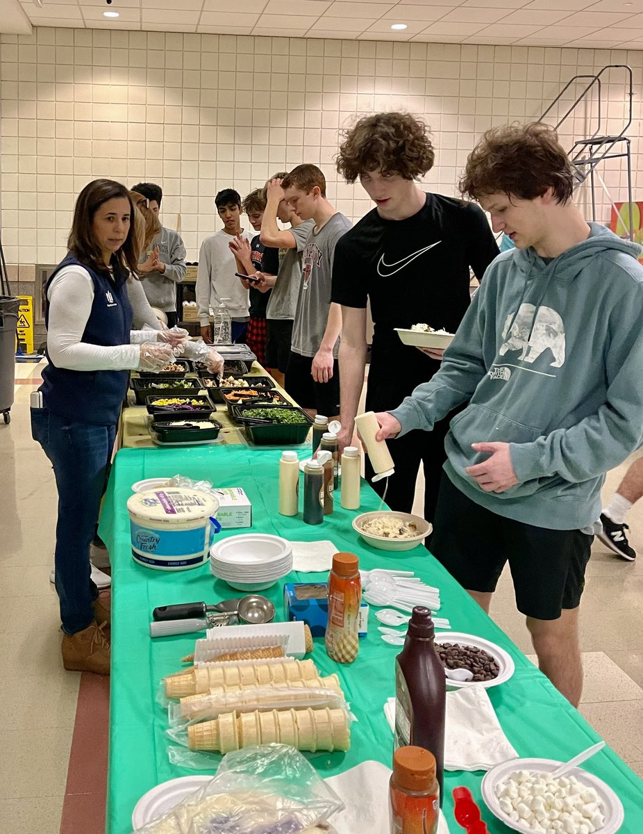 jeromebball's tweet photo. Thank you to our Celtic Freshman Parents for the last team meal of the seasonโผ๏ธ #LetsGoCelts https://t.co/yVhZXGLCik