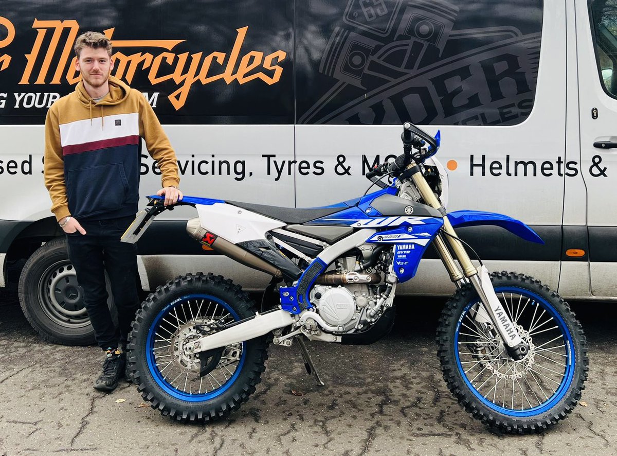 We just delivered this immaculate Yamaha WR450F to Ben. 

#FuelingYourFreedom #yamaha #yamahamotorcycles #YamahaRacing #wr450 #wr450f #yamahawr450f #yamahawr #yamahawr450 #endurobike #greenlane