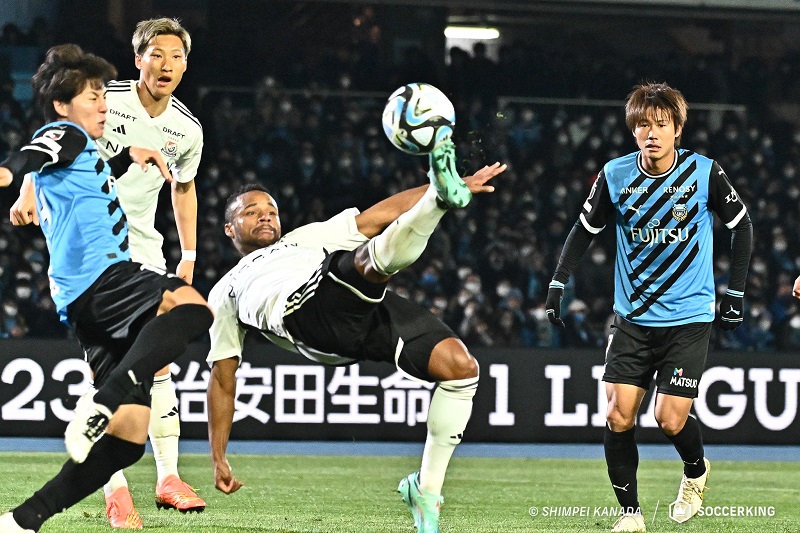 SoccerKingJP's tweet photo. ⚽️試合結果⚽️
30周年のJ1が開幕！　昨年2位vs1位の対決は横浜FMが西村＆エウベル弾で川崎Fを撃破
https://t.co/r8J1RafikE

🗣️編集部より
「30周年となるJ1リーグが開幕！　オープニングマッチとなった“神奈川ダービー”は、横浜FMが逃げ切って開幕戦を勝利で飾っています」 https://t.co/X8kBH2ARLH