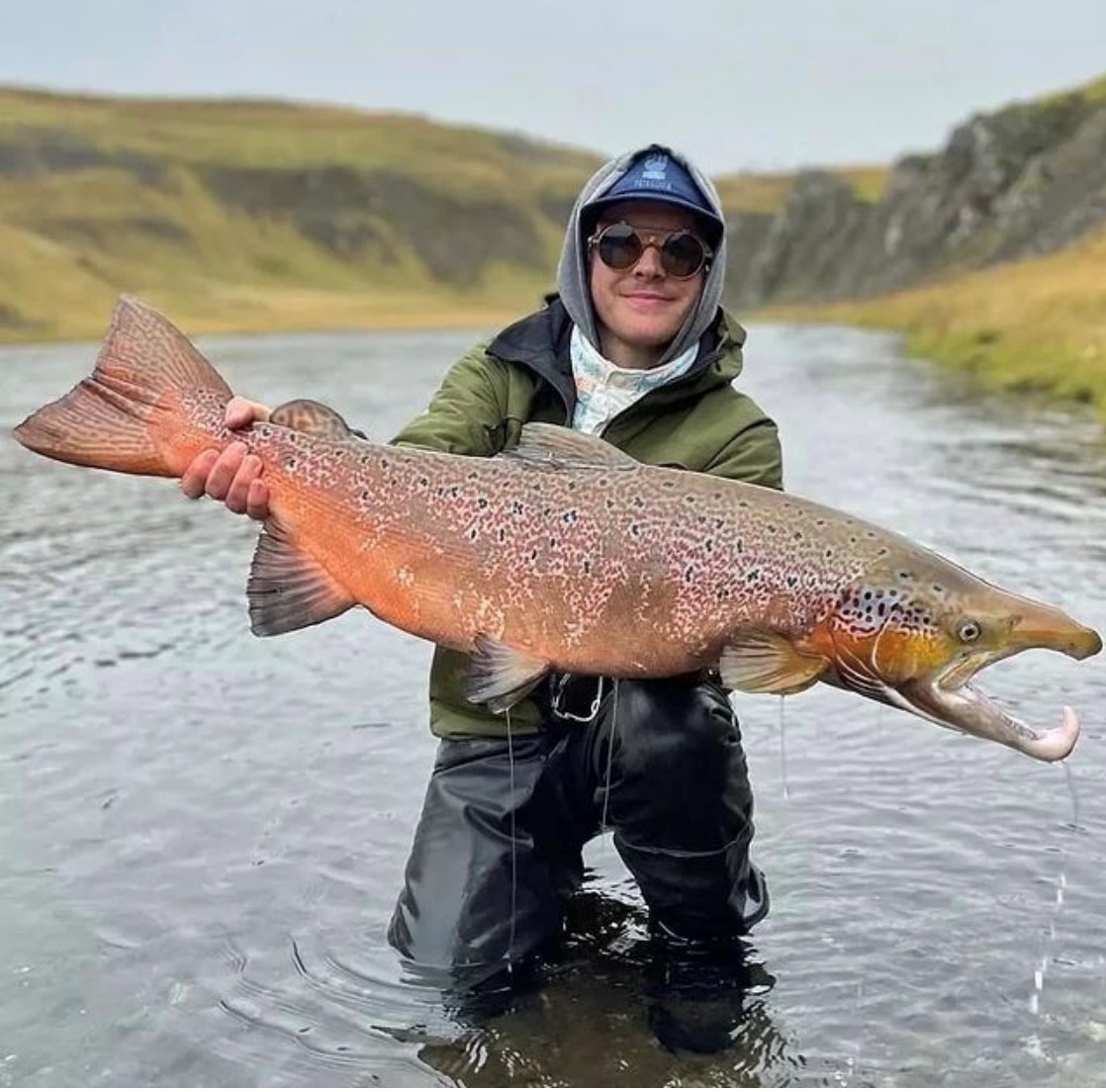 SPORTSMANchnl's tweet photo. "Nothing's more satisfying than all the hard work paying off & landing a NEW PB! 📷 @_basshik_
TAG you photos #ITSINOURBLOOD to be featured on the page!!!
#ITSINOURBLOOD #ThisIsFishing #fishing #fish #bigfish #personalbest #pbfish https://t.co/Bp6n3ZDM2L