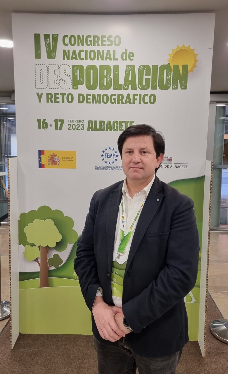 PsoeVilladeVes's tweet photo. Nuestro concejal y portavoz de #VilladeVes, @acitores2 en el @TeatroCircoAB donde se celebra el IV Congreso de @Despoblacion_ y 
#Dipualba 
@mitecogob https://t.co/n9BwpNniB1