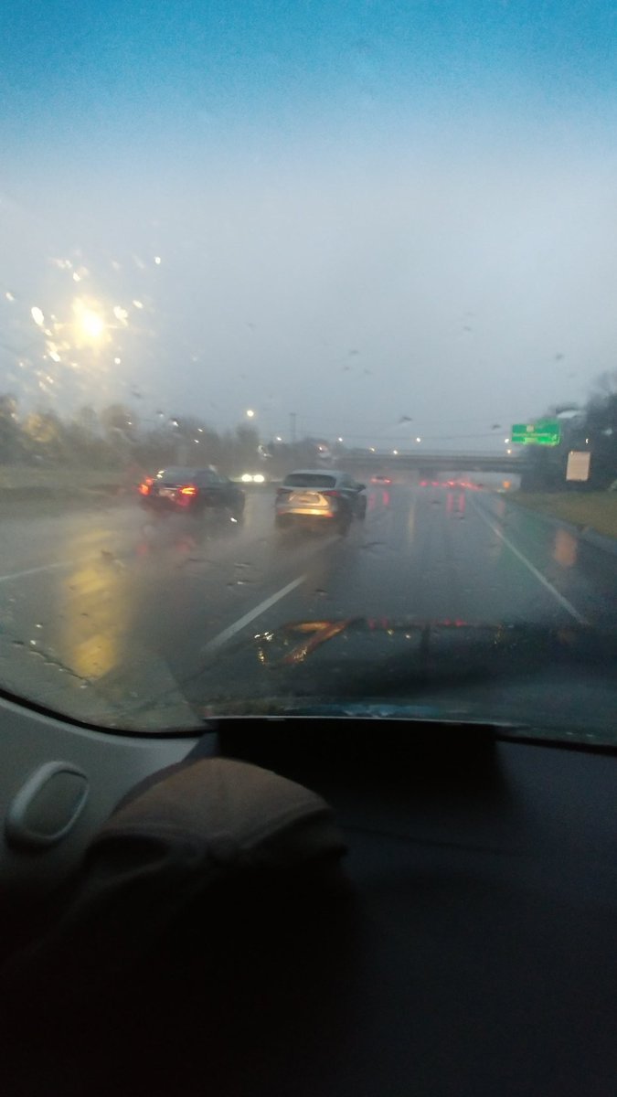 deans69Z's tweet photo. #lights #dumbdriver
Please stop being like this dumb ass driver in Maryland. Turn you fkn lights on...just becuse you dash is lit up, doesn't mean you outside ligjts are on.. https://t.co/ZbWWYgwAR8