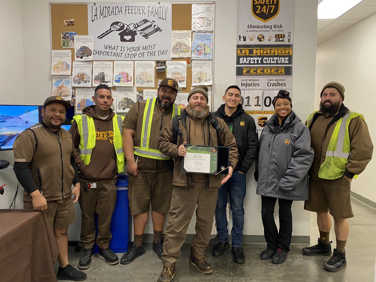 La Mirada Feeder would like to congratulate driver Mike Stein for 19 years of safe driving! @Buckeyelouie @divine2wincom @GregPietrek @UPSJPipkin @1JamesODonnell @melirere @superclaudiav @LaMiradafeeder @ComptonFeeder @UPSCerritosFdr @OCFeederUPS @CdlC_UPS