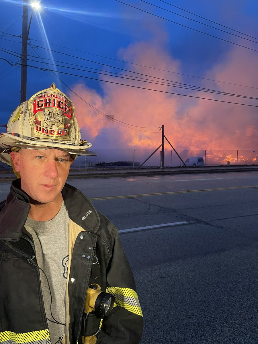MikeHoldenNews's tweet photo. Willoughby Fire Chief says fire on Mentor Ave under investigation. 3 alarm fire, 4 story apartment complex. Under construction. No one living there. No injuries. Avoid area. Neighboring apartments evacuated. Andrew Osborne Academy not damaged. @WEWS https://t.co/cqo28XfwD8