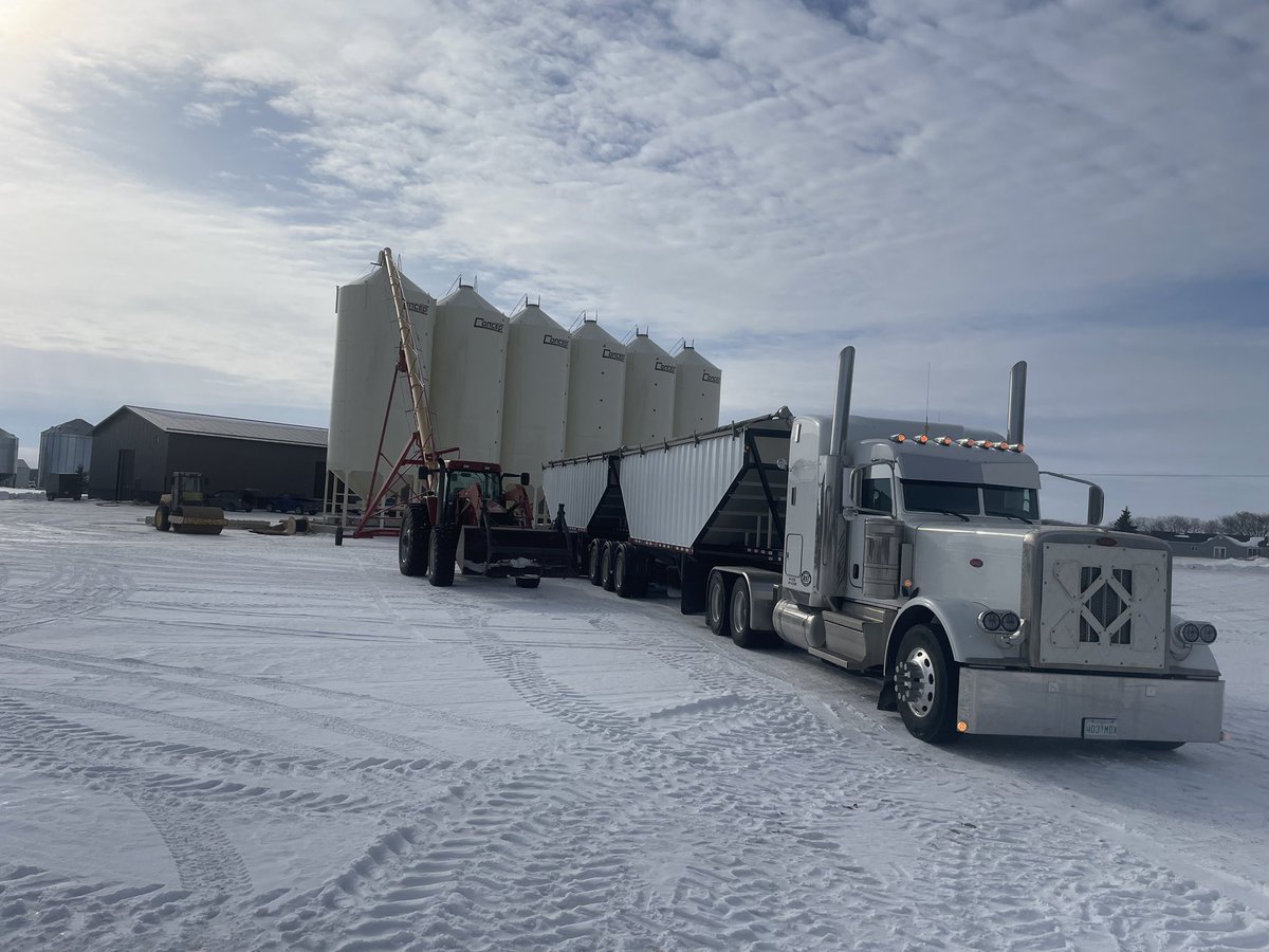 SynergyAGBrieux's tweet photo. Excited to start filling bins with fertilizer! #crop2023 @SynergyAGBrieux 
#rootsyoucancounton https://t.co/A89JtjfY9l