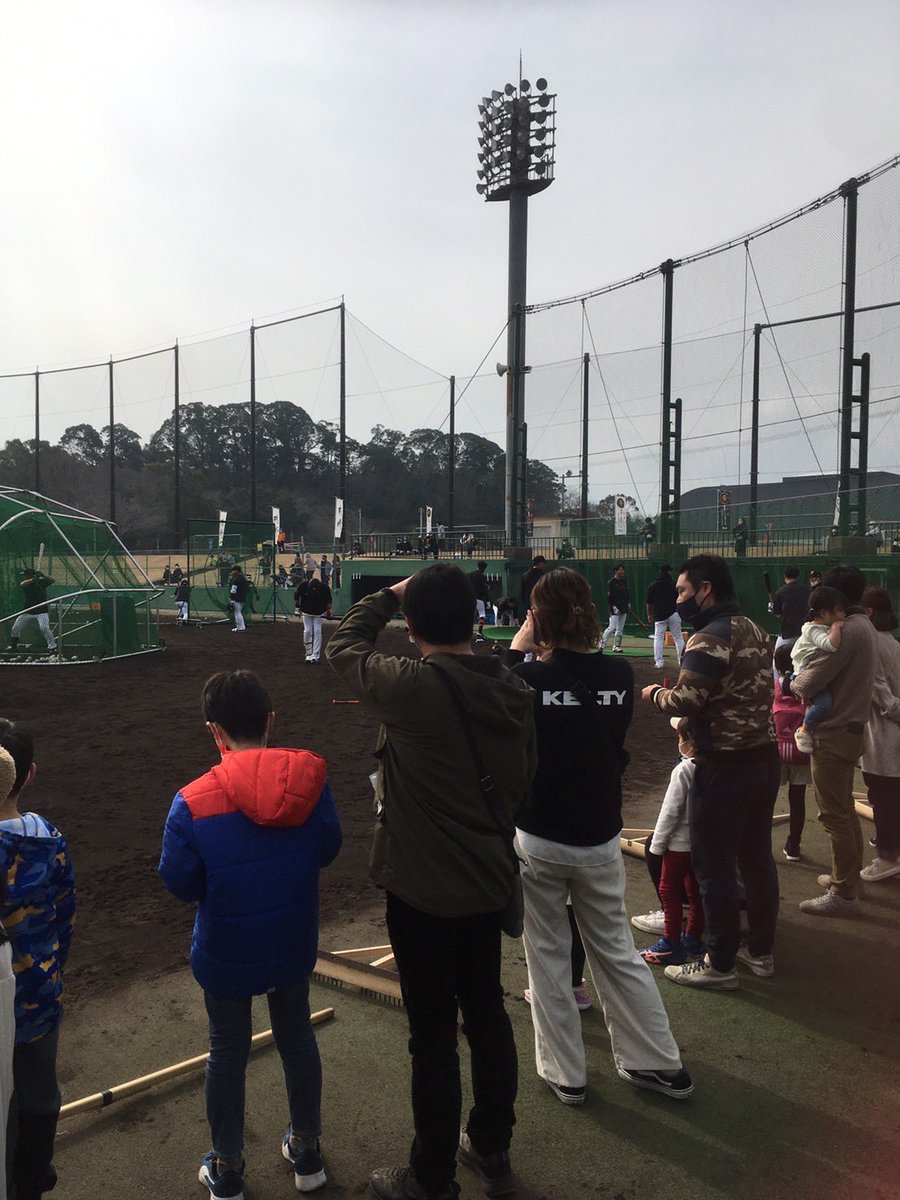 読売巨人軍キャンプ（宮崎・那覇）ファンサービス情報 tweet media