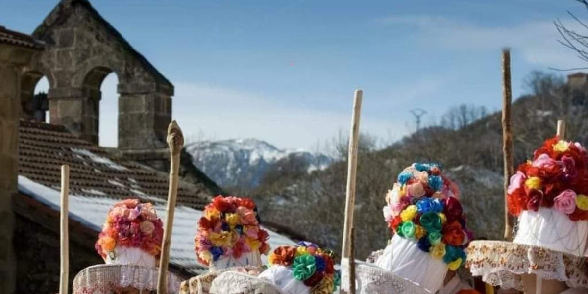 SajaNansa's tweet photo. ¡Polaciones, territorio zamarrones! Este 25 de febrero Polaciones se engalana para celebrar su carnaval. Una de las fiestas más bonitas del territorio Saja Nansa. ¿Te vas a perder esta fiesta tradicional?
#zamarrones #zamarronespolaciones #carnaval #sajanansa https://t.co/ScQ1vIviM9