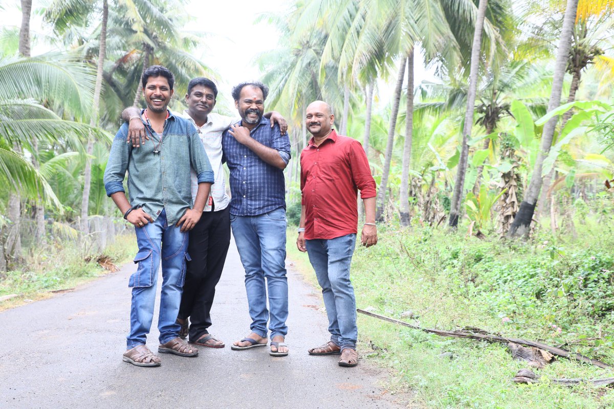 VijayAnban_offl's tweet photo. நமக்கு பிடிச்சவங்களோடும்
நம்மை பிடிச்சவங்களோடும்
இருக்கும் நேரத்தில் உண்டாகும் மகிழ்ச்சிக்கு எல்லை இல்லை!!! 

கவலை மறந்து
பழைய நினைவுகளை பகிர்ந்து நட்புகளோடு !! நன்னாள்!!

#நட்பு https://t.co/smJqwUnCN3