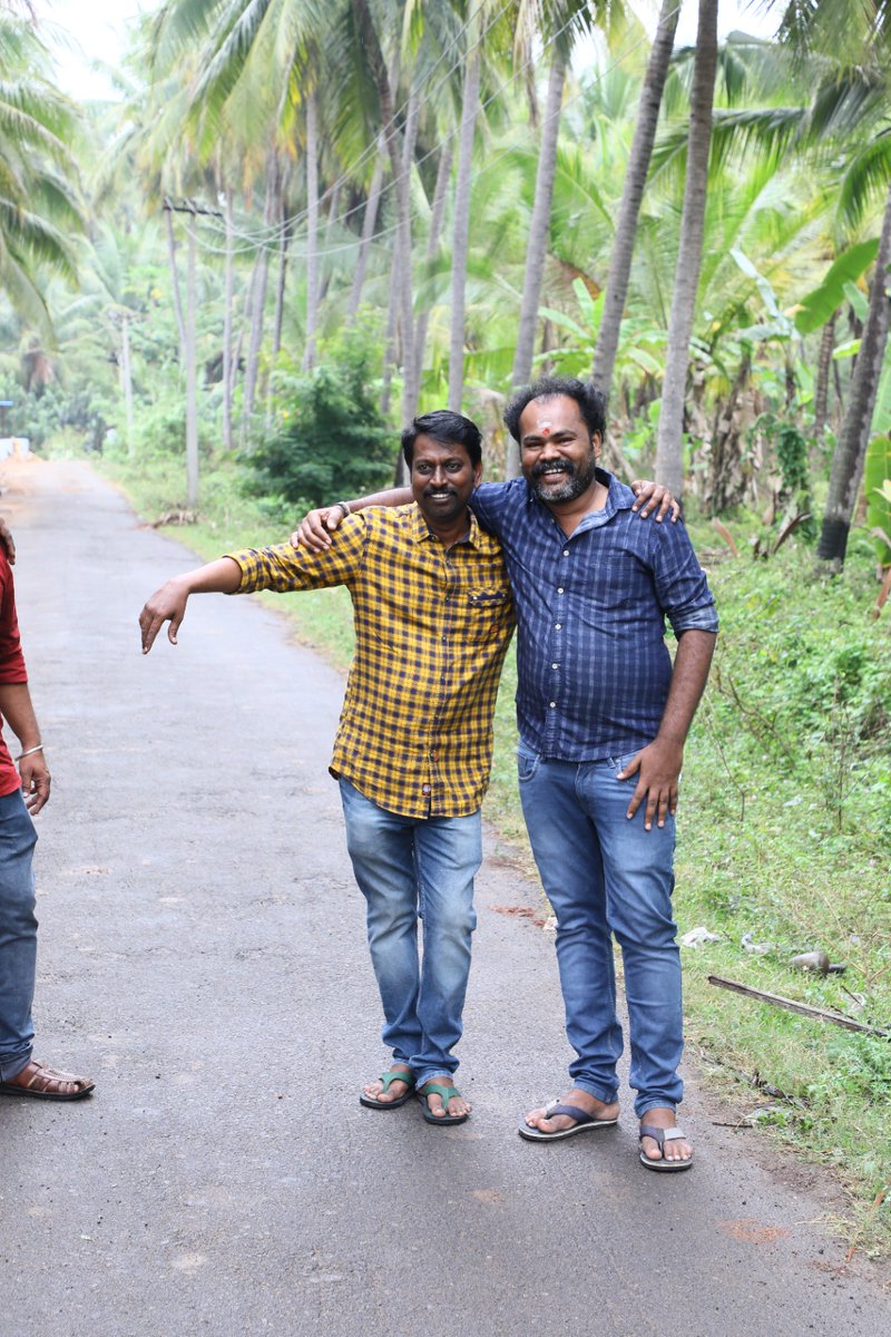 VijayAnban_offl's tweet photo. நமக்கு பிடிச்சவங்களோடும்
நம்மை பிடிச்சவங்களோடும்
இருக்கும் நேரத்தில் உண்டாகும் மகிழ்ச்சிக்கு எல்லை இல்லை!!! 

கவலை மறந்து
பழைய நினைவுகளை பகிர்ந்து நட்புகளோடு !! நன்னாள்!!

#நட்பு https://t.co/smJqwUnCN3