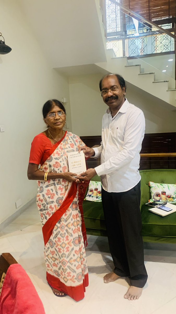srinu1966's tweet image. Presented @DrNomula sister with #12RulesForLife on her #HappyBirthDay