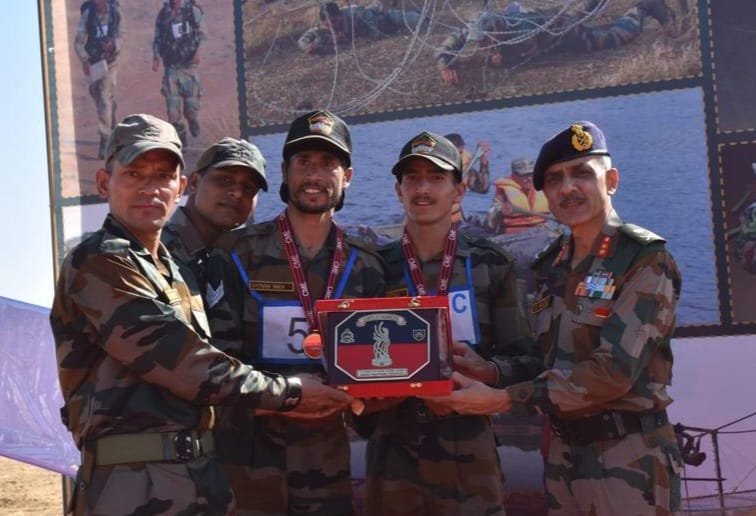 artrac_ia's tweet image. #CMEPune conducted #BestSapperCompetition wherein the participating teams were tested for 72 hrs under simulated environment in #Endurance &amp;amp; #Military Tasks to judge proficiency in #Combat &amp;amp; #Field Engineering Skills. LNk Balwant Singh &amp;amp; LNk Satnam #70ER were the proud winners.