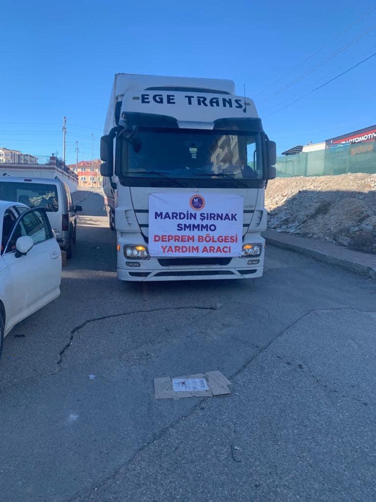 mervan09110519's tweet photo. Adıyaman ilimizdeki insanlarımıza oda üyelerimiz ve iş insanlarımızın katkılarıyla ısınma ve giyinme yardımlarımızı ulaştırarak bir nebze olsun destek olmak için gittik. Çok büyük bir acı, tarifsiz bir üzüntü … https://t.co/tMymughoay