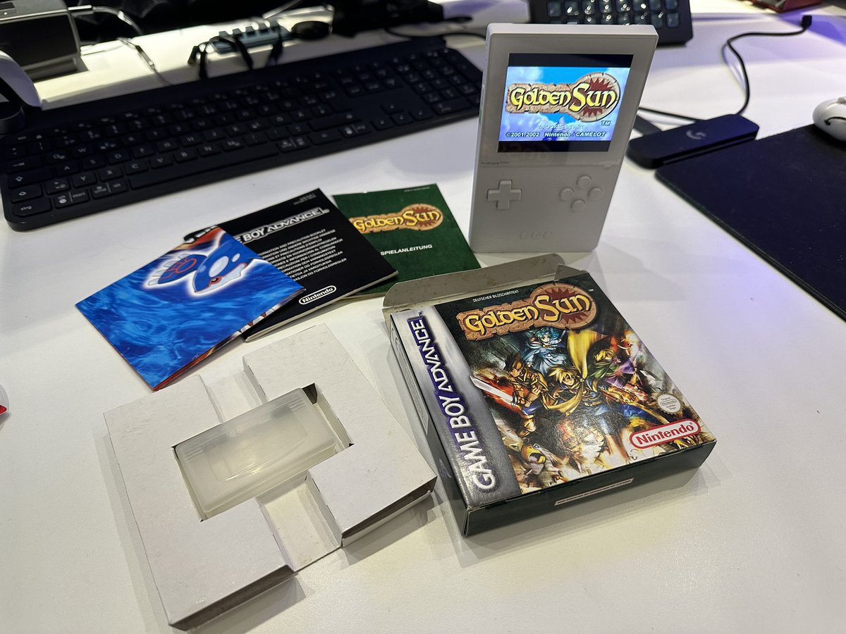 NerdOverNews's tweet photo. Es ist wieder so weit! @retroplace gönnt mal wieder. 

Diesmal passend zum GBA Launch auf der Switch: Golden Sun im Original!

1. @Retroplace folgen
2. Hier folgen u d Retweet 
3. Viel Erfolg! https://t.co/PnzvIkjJAA