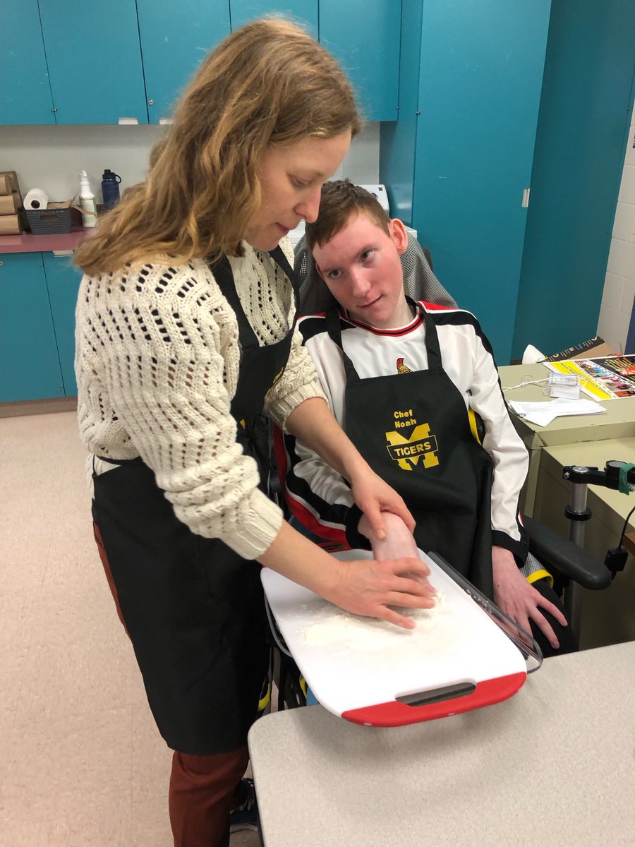 MTH D.E. Class tweet media