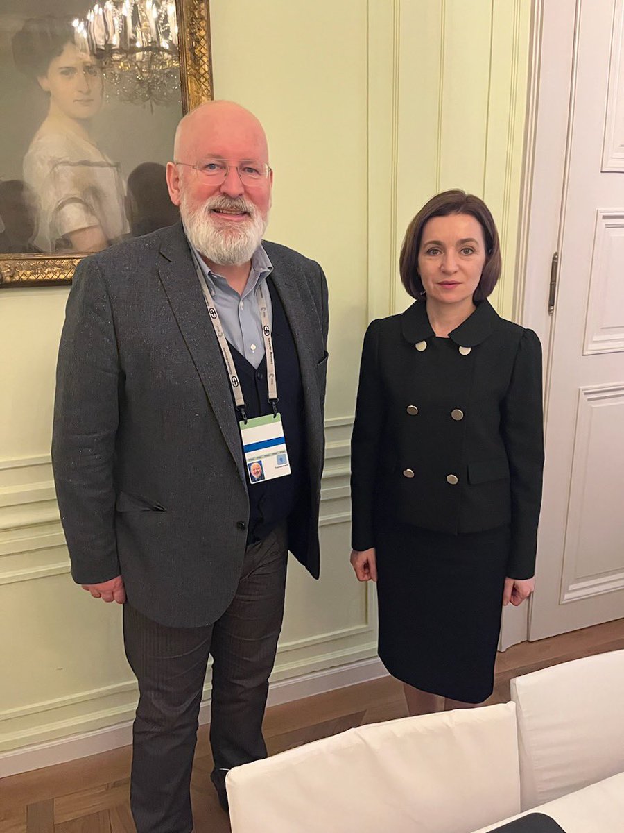 Important to speak to another courageous neighbour. Moldova can count on the EU and I salute @SanduMaiaMD in defending her people and country. Moldova must stay in the eyes of the world and receive support for its work to build energy security, a modern economy and to reforest.