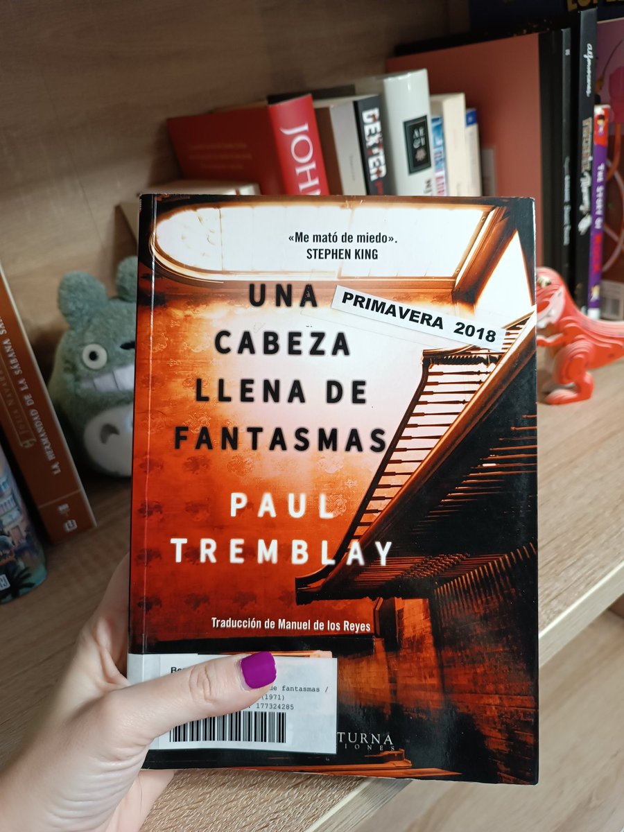 Terminado #UnaCabezaLlenaDeFantasmas de @paulGtremblay. Por fin me he estrenado con este autor, le tenía muchas ganas y no me ha defraudado. Perturbador, con momentos de acojone que te dejan así 😱 Por descontado, seguiré leyendo más obras suyas 😁
#LecturaRecomendada