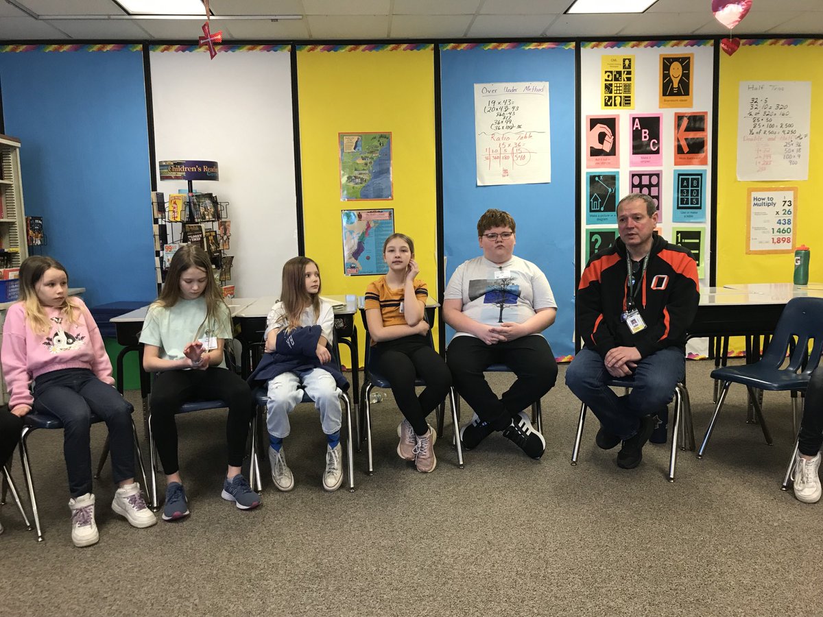 ElmCreekElem's tweet photo. The amazing ⁦@OsseoMiddle⁩ Principal Chance speaking to Elm Creek 5th grade classrooms today to ease the anxiety of going to middle school next year! https://t.co/fvj49C0ht0