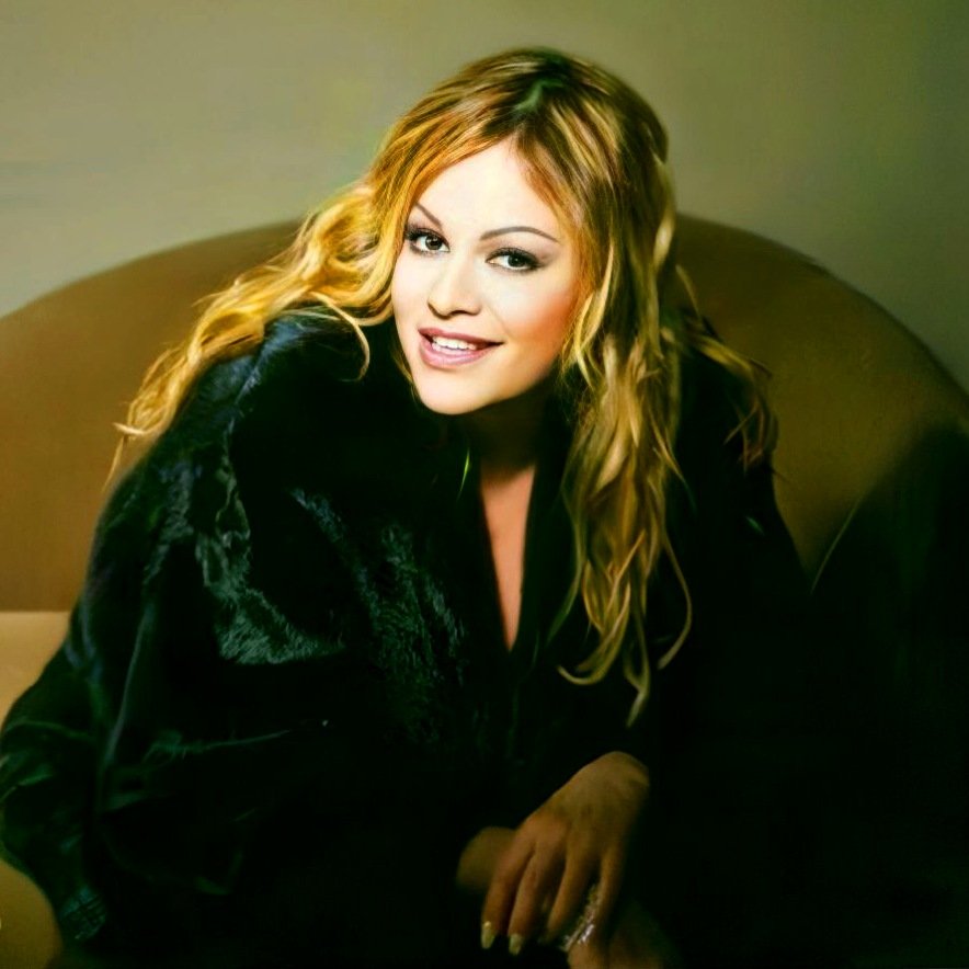 jenniriverclub's tweet photo. Simplemente la mejor @jennirivera @JenniEstate #JenniRivera #TheRiveras #Universo #NBC https://t.co/kLyQUrA5Ya