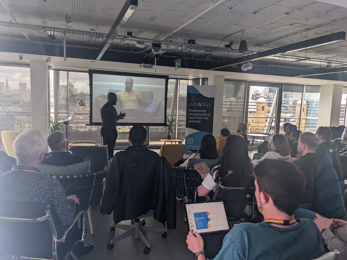 justaguy_LT's tweet photo. Spent the afternoon @alchemmy London office where Lawrence shared his story and held a Q&amp;A after screening #PaintoPurpose.

Great opportunity to talk about social mobility,the power of mentoring and our new Empower Me programme for young people. 

Thanks for having us! https://t.co/EuPXK8gMp2
