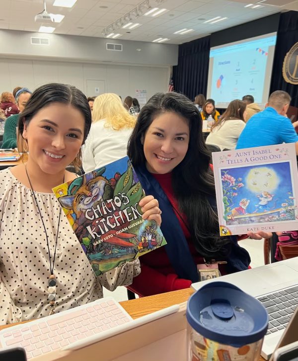 HeyMrsMartinez's tweet photo. The moment when @nisdelemelar asks you to bring your favorite children’s book to a literacy leader meeting… #joysparked #NISDignited #thejoyofreading 📚❤️ https://t.co/8LPXRpQvv9